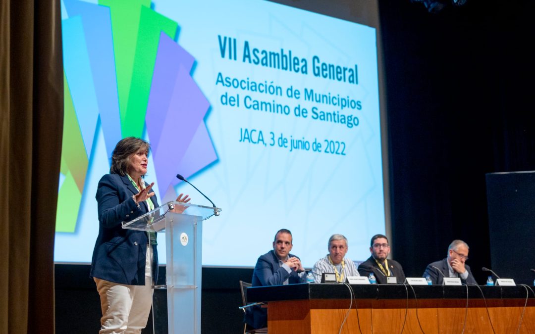 La secretaria ejecutiva del GCU en la asamblea general de la Asociación de Municipios del Camino de Santiago