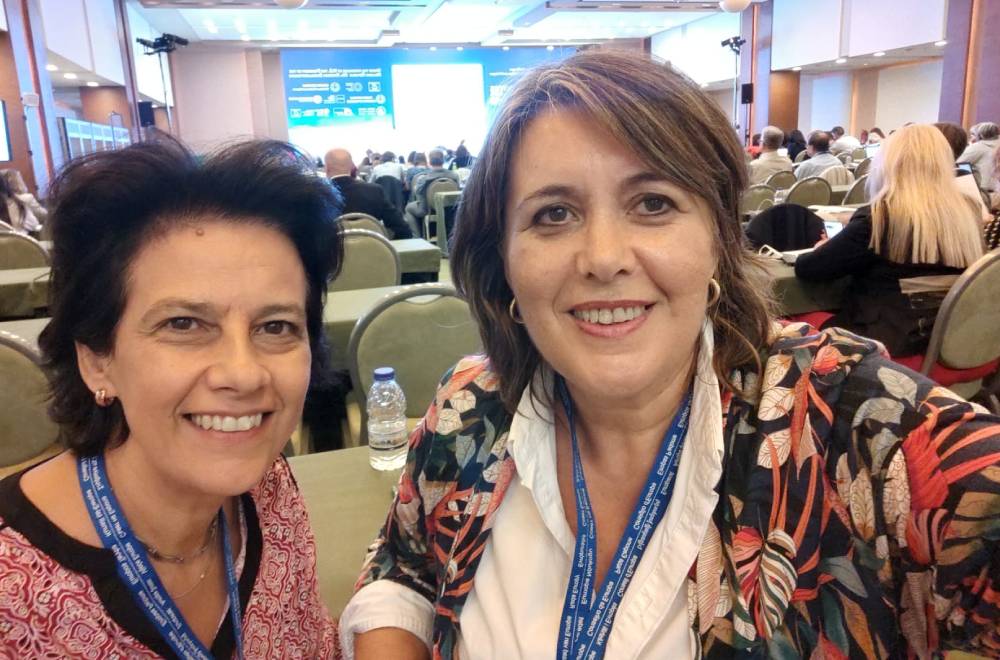On the left of the photograph, the member of the Executive Committee of the Compostela Group of Universities (CGU) Carla Martins and on the right, the Executive Secretary of the CGU, María Teresa Carballeira Rivera, during one of the sessions of the 11th Cultural Routes of the Council of Europe Annual Advisory Forum.