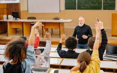 The University of Worcester advertises a UK government-funded scholarship scheme for non-UK trainee teachers